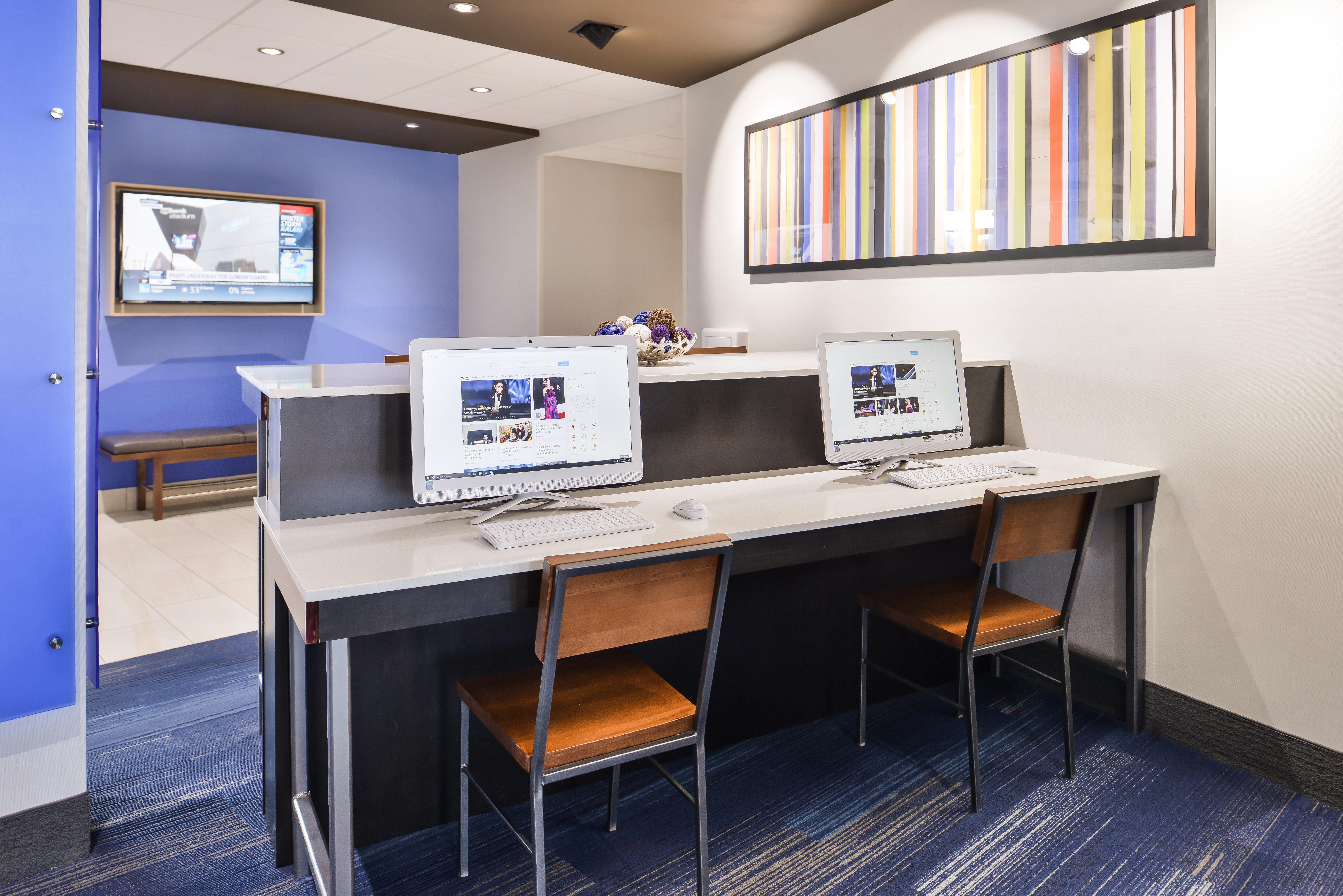 Holiday Inn Express & Suites - Kansas City - Lee'S Summit By Ihg Exterior photo